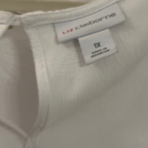 Liz Claiborne White Textured Blouse | Bell Sleeve Top | Size 1X - Picture 11 of 15